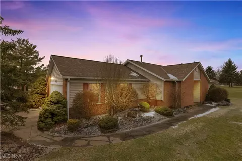 1002 Avian Ct, Brunswick, OH 44212