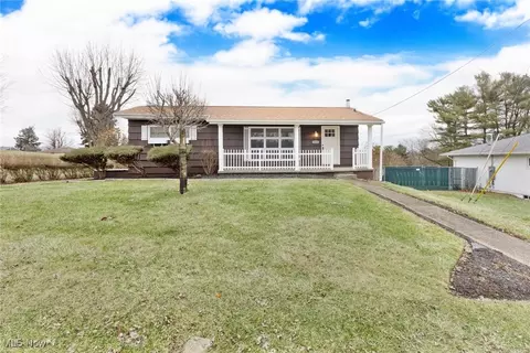131 Loretta Ave, Follansbee, WV 26037