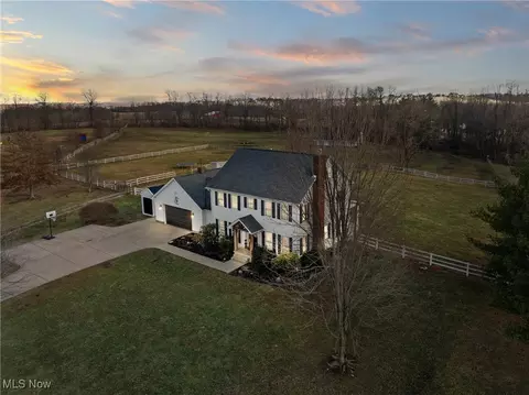 48764 Hillcrest Dr, Saint Clairsville, OH 43950