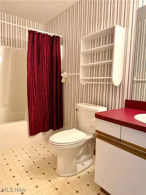 Bath - 2057 Eagle Pass, Wooster, OH 44691 photo 3 of 4