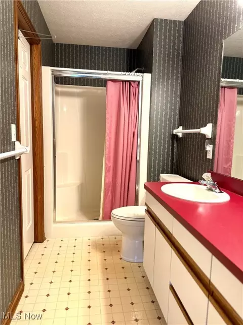 Bath - 2057 Eagle Pass, Wooster, OH 44691 photo 2 of 4
