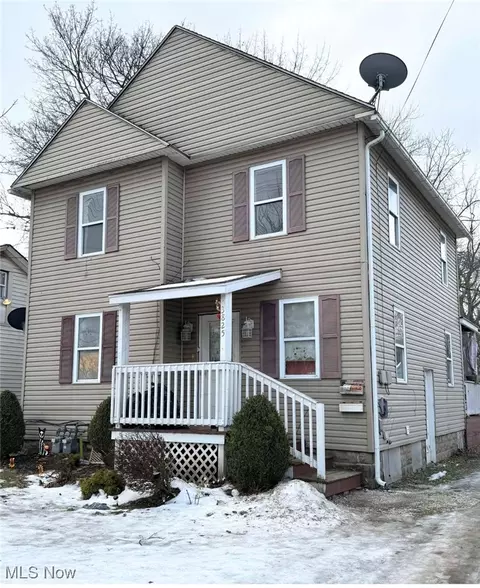3825 Lake Ave, Ashtabula, OH 44004 photo 2