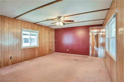 35 Apache Dr, Creston, OH 44217 photo 6
