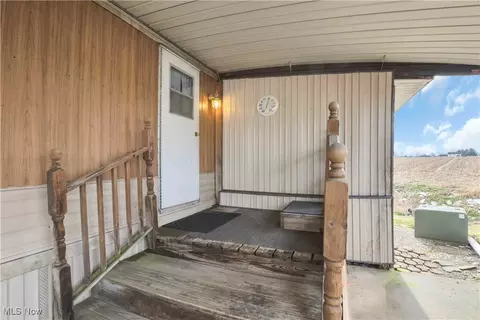 35 Apache Dr, Creston, OH 44217 photo 4