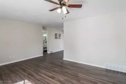 3669 Rolling Ridge Rd NE, Canton, OH 44721 photo 5