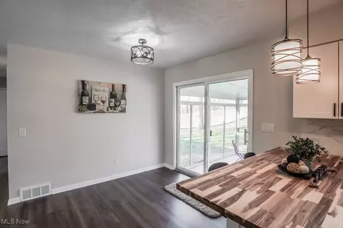 3669 Rolling Ridge Rd NE, Canton, OH 44721 photo 9