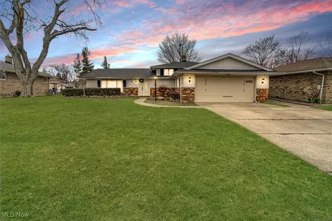 6762 Anthony Ln, Parma Heights, OH 44130