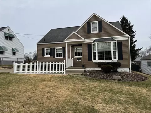 1479 Haynes Ave, Barberton, OH 44203