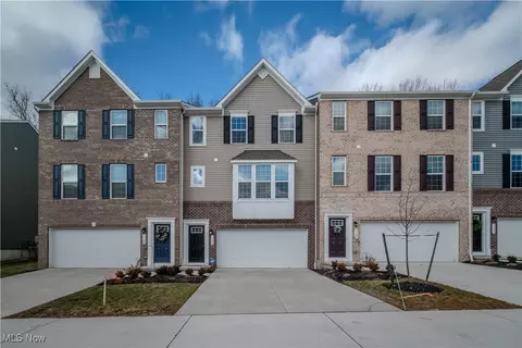 1127 Bean Ln, Akron, OH 44313