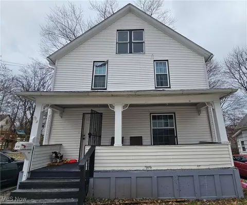 378 Gibbs Pl, Akron, OH 44306