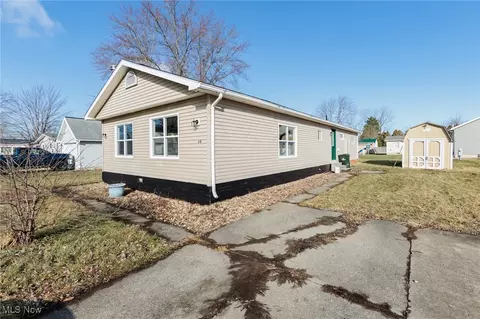 38 Anglers Ln, Lagrange, OH 44050