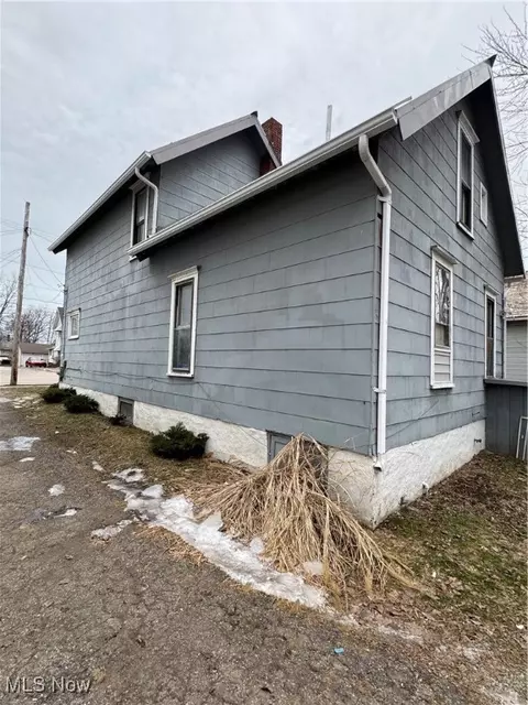 342 W Prospect Rd, Ashtabula, OH 44004 photo 5
