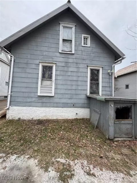 342 W Prospect Rd, Ashtabula, OH 44004 photo 3