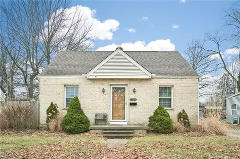 1755 Brown St, Akron, OH 44301