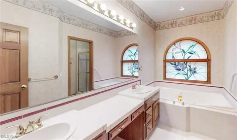 Bath - 6321 Andalor St NW, Canton, OH 44708 photo 2 of 3