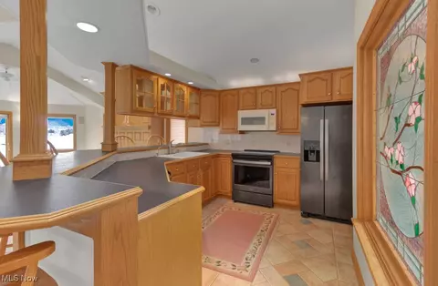Kitchen - 466 W Mohawk Dr, Malvern, OH 44644 photo 1 of 1