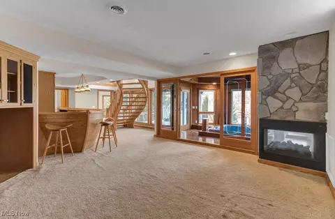 Living - 466 W Mohawk Dr, Malvern, OH 44644 photo 4 of 6