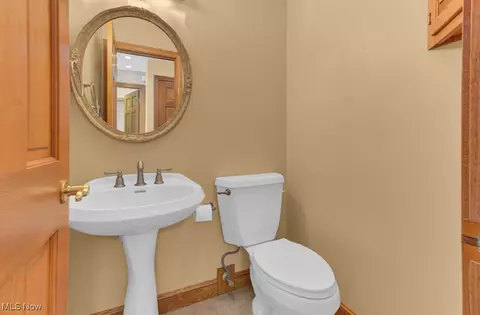 Bath - 466 W Mohawk Dr, Malvern, OH 44644 photo 1 of 7