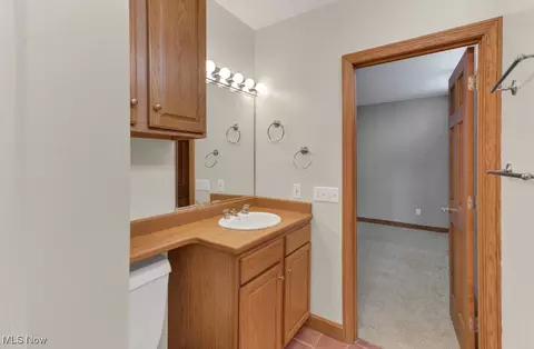 Bath - 466 W Mohawk Dr, Malvern, OH 44644 photo 6 of 7