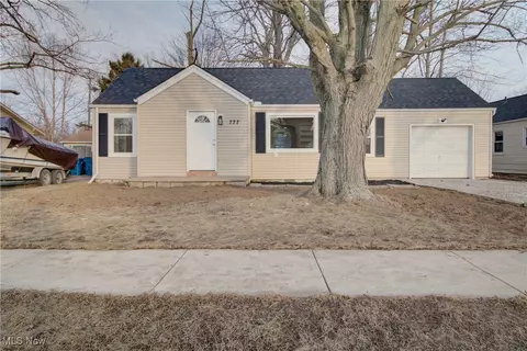 777 Stark St, Sheffield Lake, OH 44054