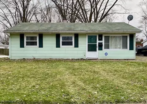 3546 Lynwood Dr NW, Warren, OH 44485
