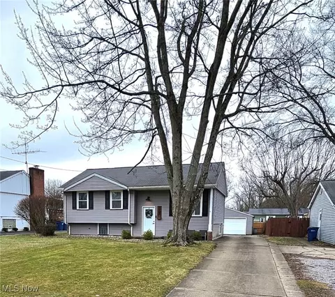 7964 Anderson Ave NE, Warren, OH 44484