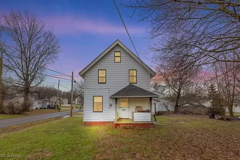 4466 Center Rd, Brunswick, OH 44212