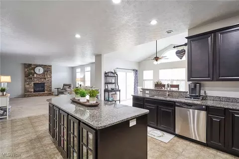 2697 Blue Ash Ave NW, Canton, OH 44708 photo 3