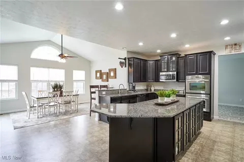 2697 Blue Ash Ave NW, Canton, OH 44708 photo 4