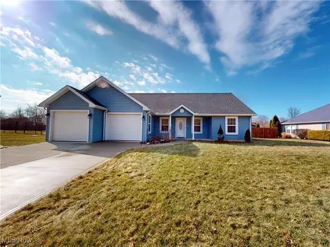 510 Elm St, Sheffield Lake, OH 44054