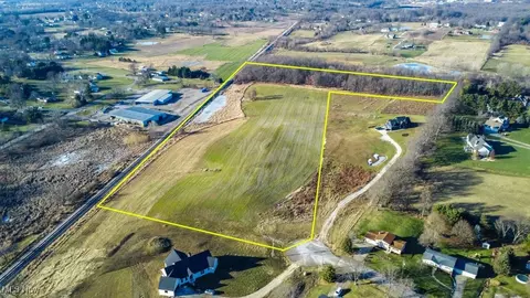Hunting Hills Avenue Ne, Hartville, OH 44632