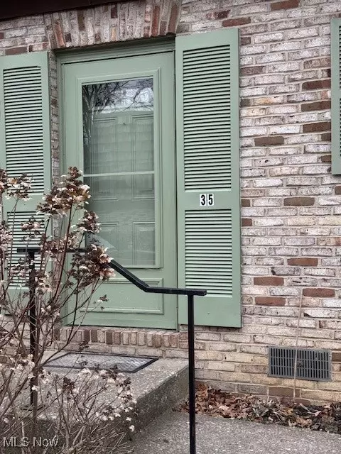 200 Granger Rd #35, Medina, OH 44256