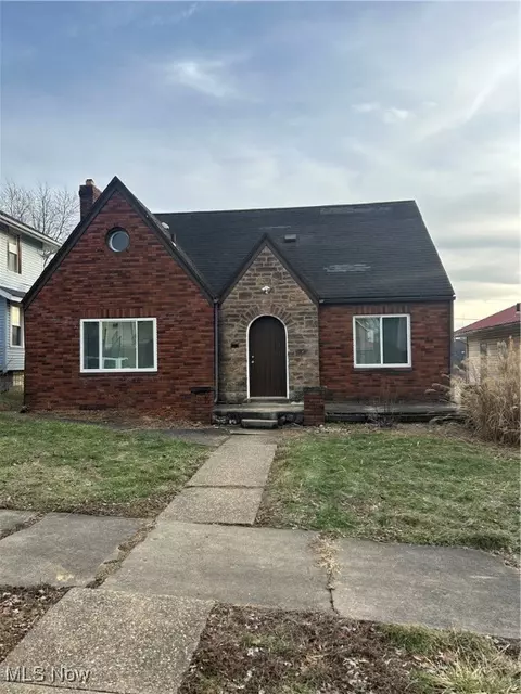 1204 Chestnut St, Cambridge, OH 43725