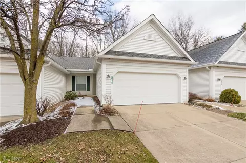 6915 Savannah Dr, North Ridgeville, OH 44039