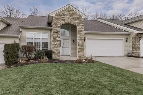 165 Stonecreek Dr, Mayfield, OH 44143