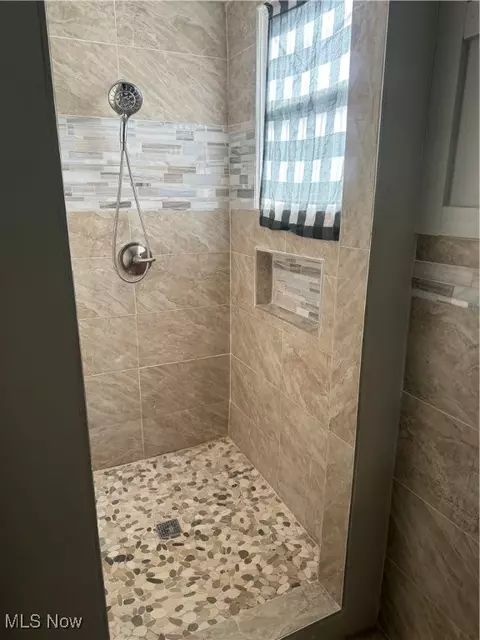 Bath - 321 E 241st St, Euclid, OH 44123 photo 1 of 2