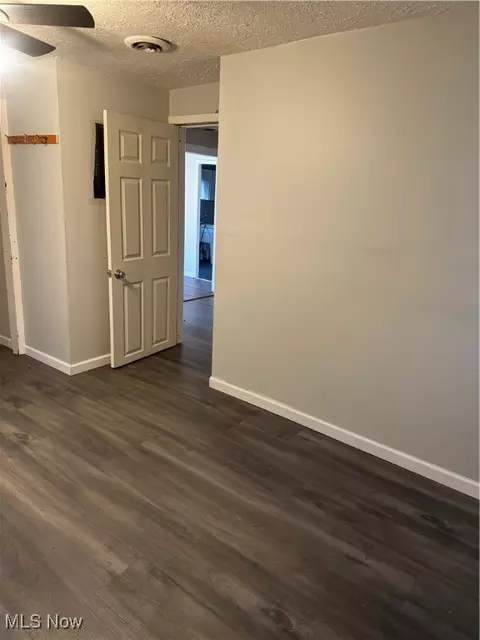 Entry Way - 321 E 241st St, Euclid, OH 44123 photo 3 of 3