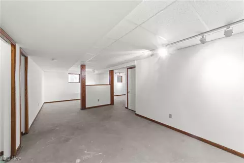34210 Beacon Dr, Willoughby, OH 44094 photo 34