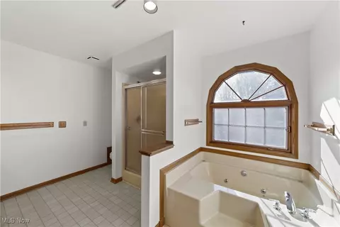 34210 Beacon Dr, Willoughby, OH 44094 photo 22