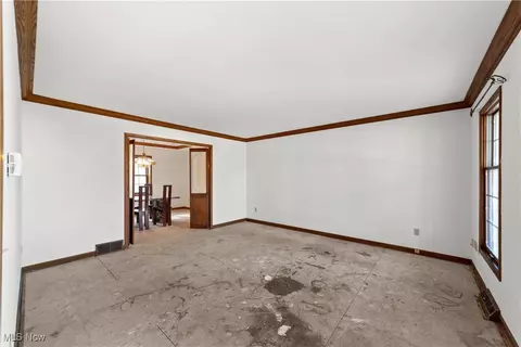 34210 Beacon Dr, Willoughby, OH 44094 photo 13