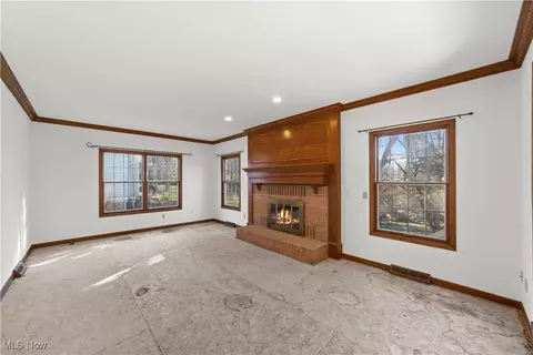 34210 Beacon Dr, Willoughby, OH 44094 photo 16