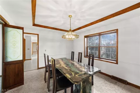 34210 Beacon Dr, Willoughby, OH 44094 photo 11
