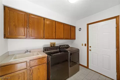 34210 Beacon Dr, Willoughby, OH 44094 photo 18