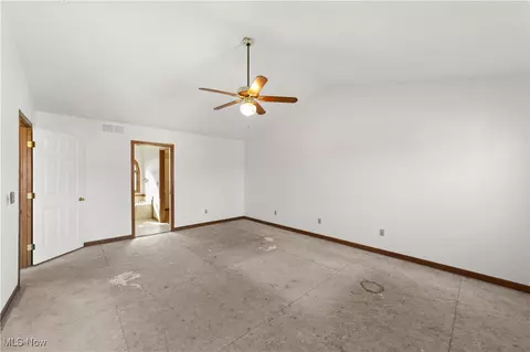 34210 Beacon Dr, Willoughby, OH 44094 photo 23