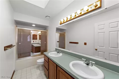 34210 Beacon Dr, Willoughby, OH 44094 photo 28