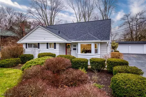 4697 Canterbury Rd, North Olmsted, OH 44070