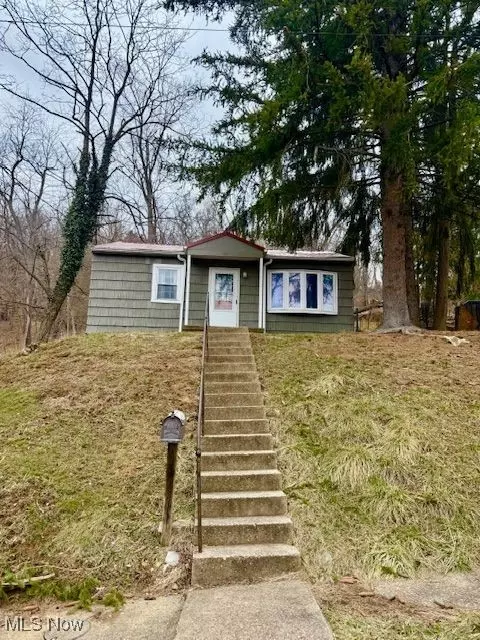 35 Suncrest Ave, Wheeling, WV 26003 photo 2