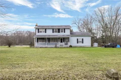 4859 Templeton Rd NW, Champion, OH 44481