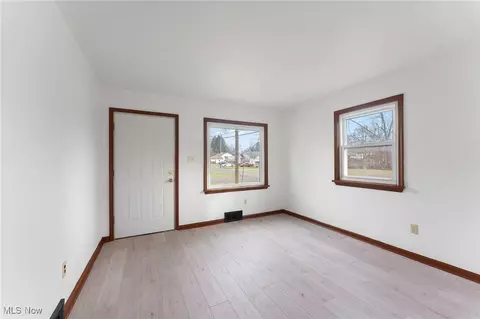 Living - 458 Edith Ave, Akron, OH 44312 photo 4 of 4