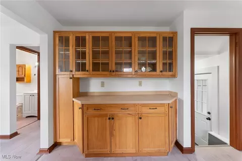 Entry Way - 458 Edith Ave, Akron, OH 44312 photo 1 of 3